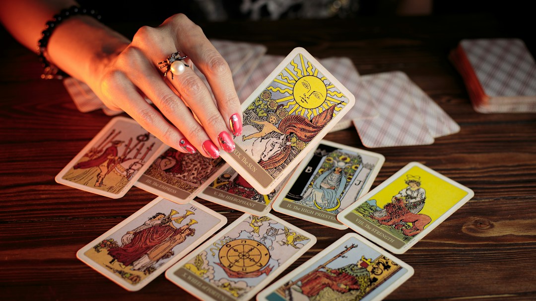 How Tarot Can Help You Make Life Decisions 1 img