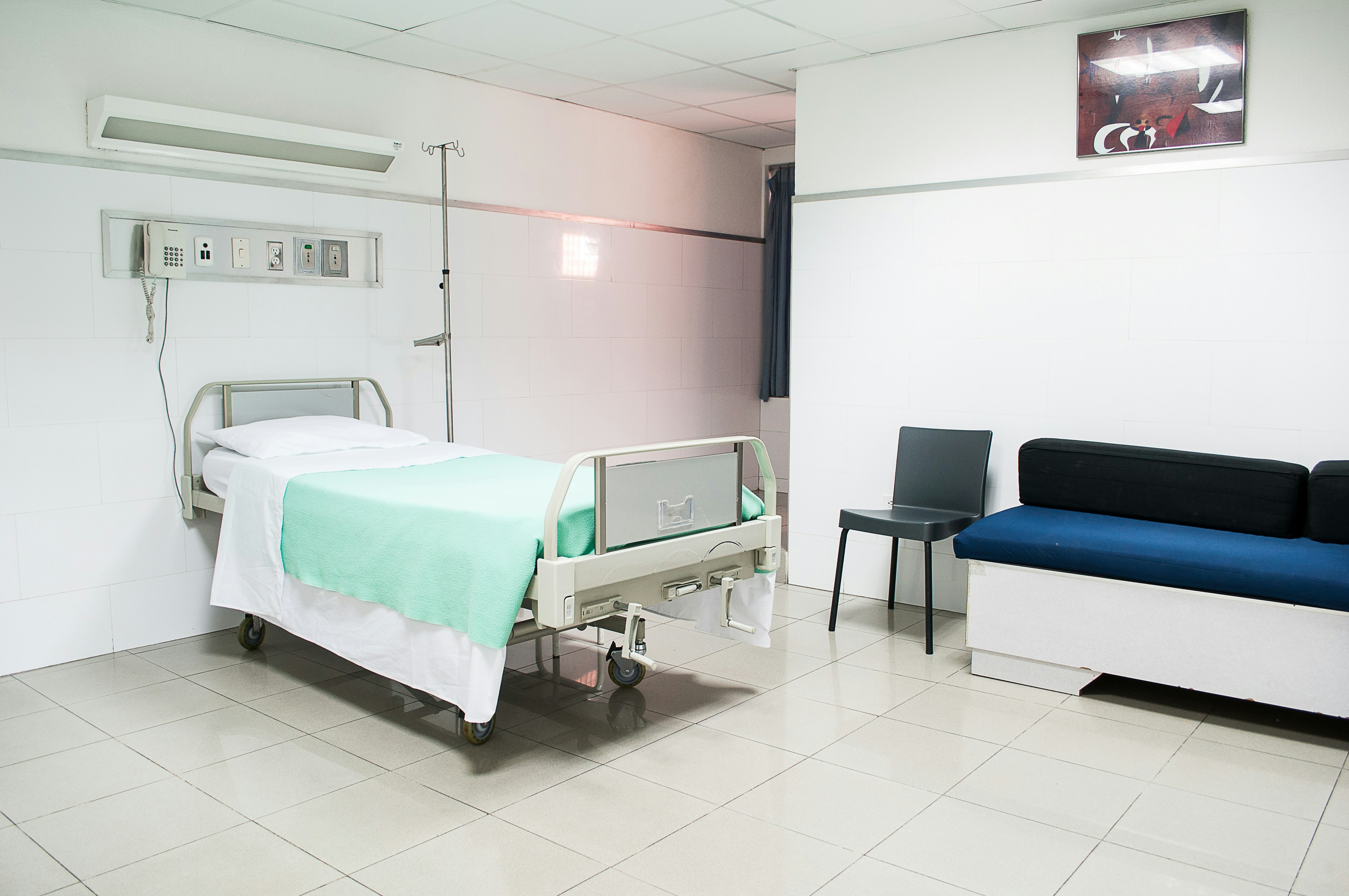 Is a Public or Private Hospital for Childbirth? 2 img